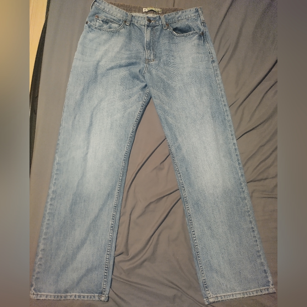 Lee Dungarees Loose Straight Leg Jeans Actual 35x31 Read Description.